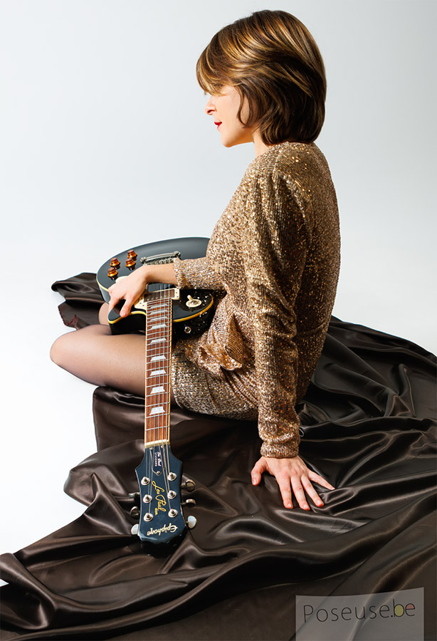 Séance photo pour artiste jouant sur le thème de la sensualité